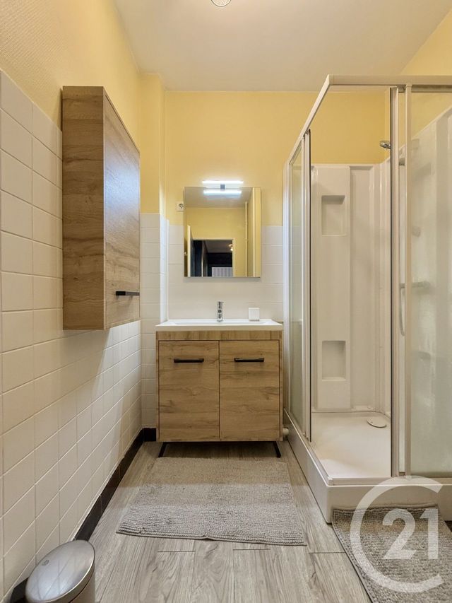 Appartement &agrave; louer - 2 pi&egrave;ces - 45,80 m2 - Moulins - 03 - AUVERGNE