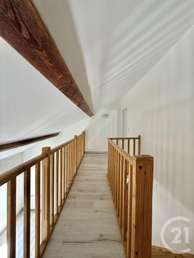 Appartement &agrave; louer - 3 pi&egrave;ces - 74,36 m2 - Moulins - 03 - AUVERGNE