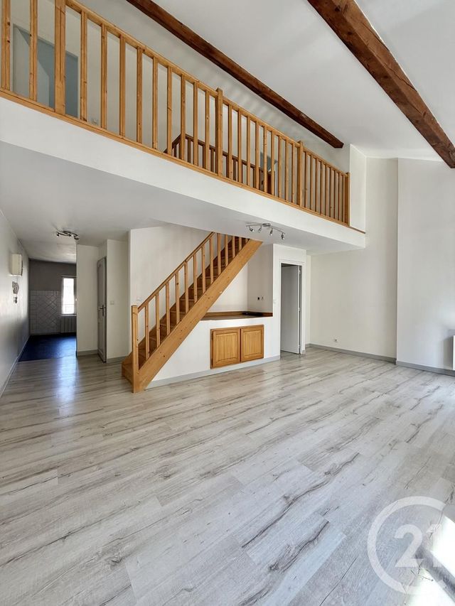 Appartement &agrave; louer - 3 pi&egrave;ces - 74,36 m2 - Moulins - 03 - AUVERGNE