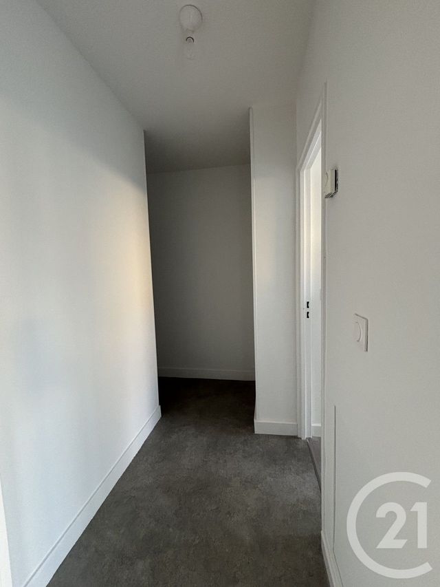 Appartement Studio &agrave; louer - 1 pi&egrave;ce - 36,70 m2 - Moulins - 03 - AUVERGNE