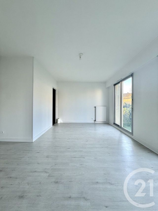 Appartement Studio &agrave; louer - 1 pi&egrave;ce - 36,70 m2 - Moulins - 03 - AUVERGNE