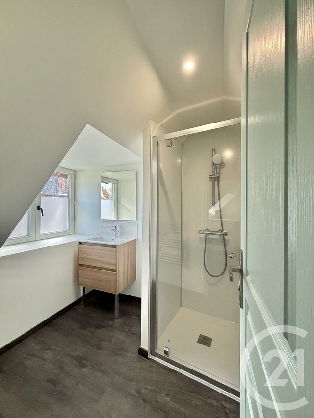 Appartement Studio &agrave; louer - 1 pi&egrave;ce - 11 m2 - Moulins - 03 - AUVERGNE