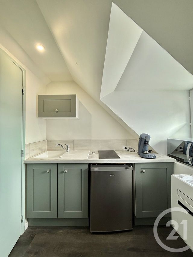 Appartement Studio &agrave; louer - 1 pi&egrave;ce - 11 m2 - Moulins - 03 - AUVERGNE