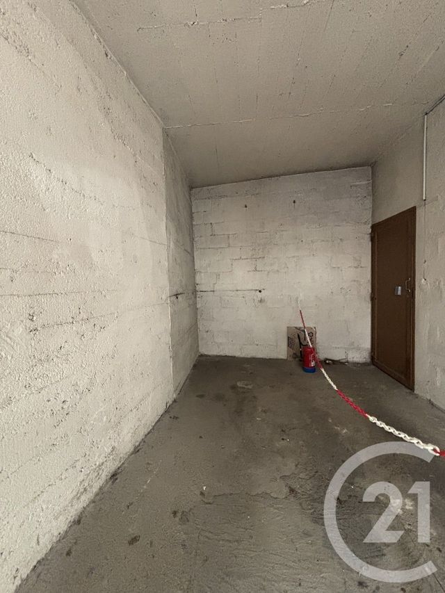 parking - MOULINS - 03