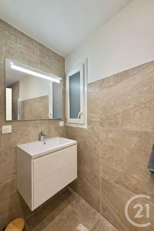 Appartement F2 &agrave; louer - 2 pi&egrave;ces - 37,91 m2 - Moulins - 03 - AUVERGNE