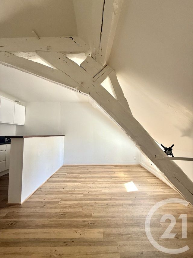 Appartement F2 &agrave; louer - 2 pi&egrave;ces - 28,77 m2 - Moulins - 03 - AUVERGNE