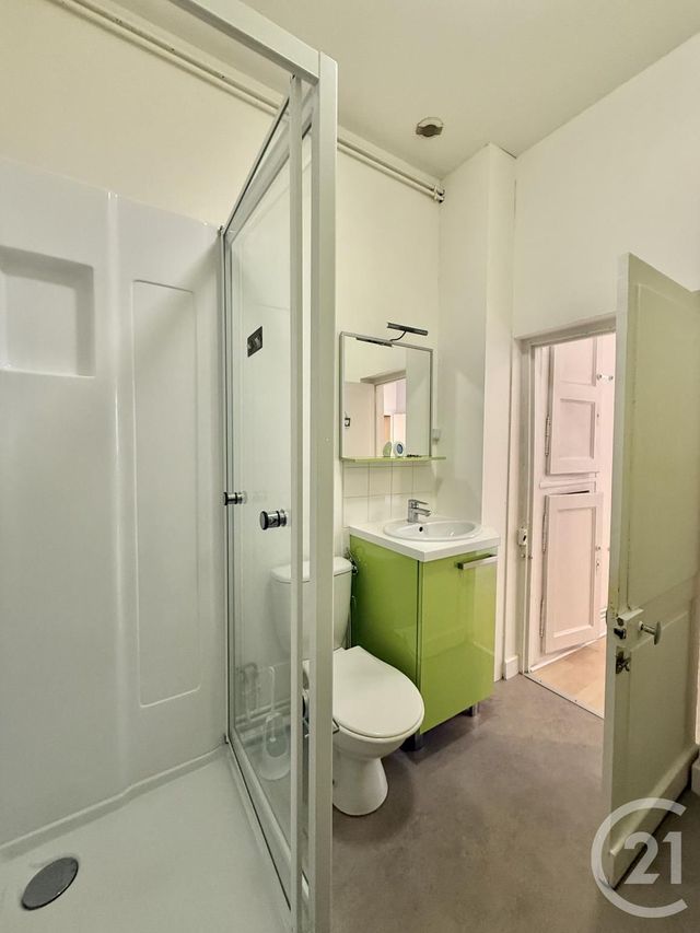 Appartement &agrave; louer - 2 pi&egrave;ces - 42,20 m2 - Moulins - 03 - AUVERGNE