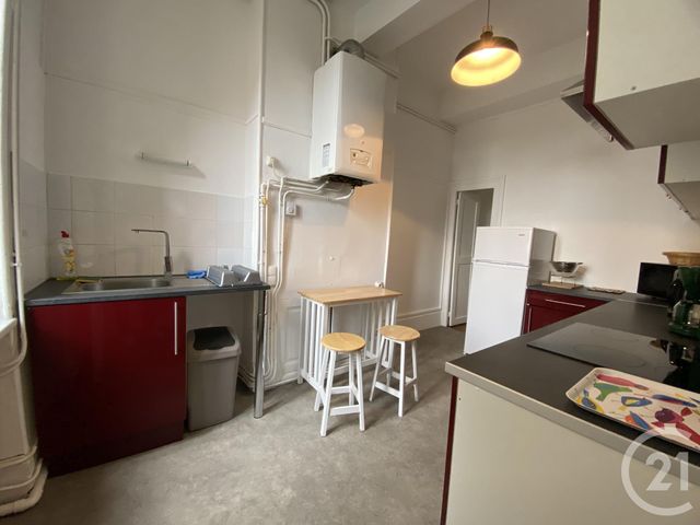 Appartement F2 &agrave; louer - 2 pi&egrave;ces - 60 m2 - Moulins - 03 - AUVERGNE
