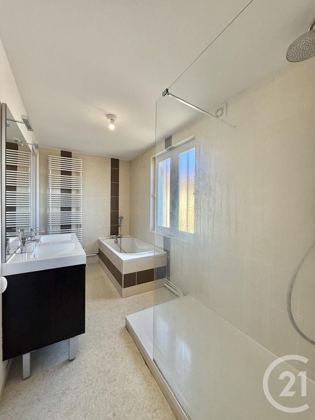 Maison &agrave; louer - 6 pi&egrave;ces - 153,81 m2 - Yzeure - 03 - AUVERGNE