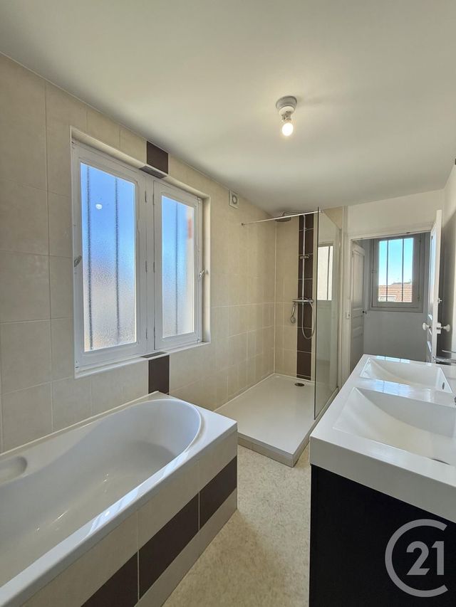 Maison &agrave; louer - 6 pi&egrave;ces - 153,81 m2 - Yzeure - 03 - AUVERGNE