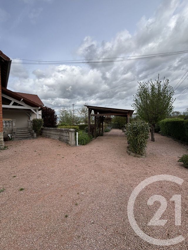 Maison &agrave; louer - 4 pi&egrave;ces - 153 m2 - St Pourcain Sur Sioule - 03 - AUVERGNE