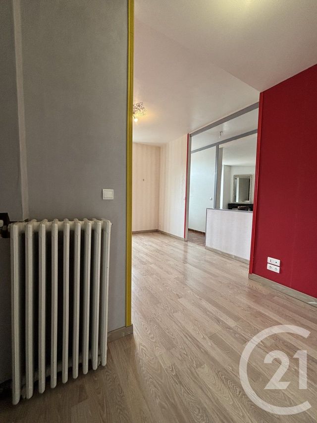 Maison &agrave; louer - 4 pi&egrave;ces - 153 m2 - St Pourcain Sur Sioule - 03 - AUVERGNE