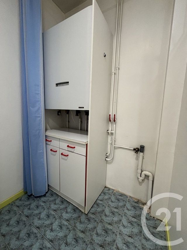 Maison &agrave; louer - 4 pi&egrave;ces - 153 m2 - St Pourcain Sur Sioule - 03 - AUVERGNE