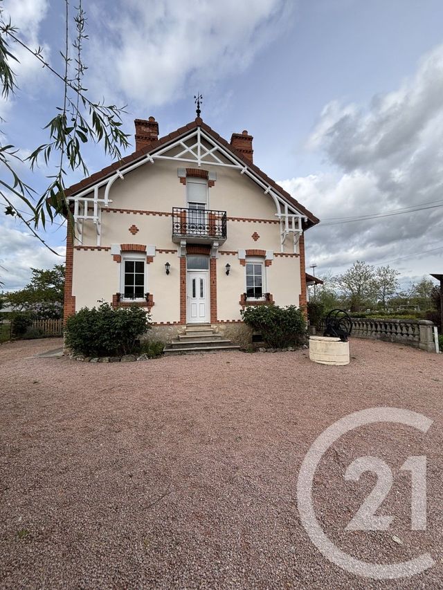 Maison &agrave; louer - 4 pi&egrave;ces - 153 m2 - St Pourcain Sur Sioule - 03 - AUVERGNE