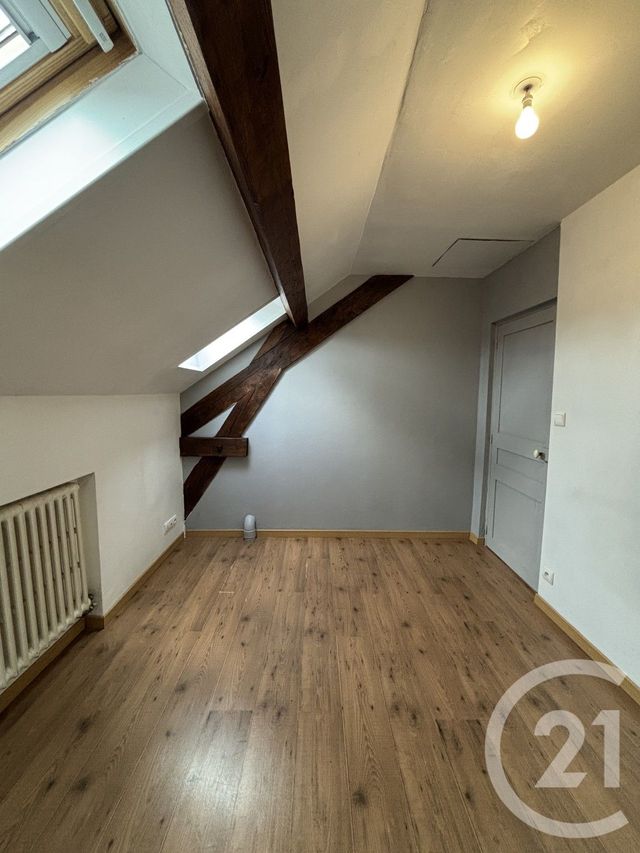 Maison &agrave; louer - 4 pi&egrave;ces - 153 m2 - St Pourcain Sur Sioule - 03 - AUVERGNE