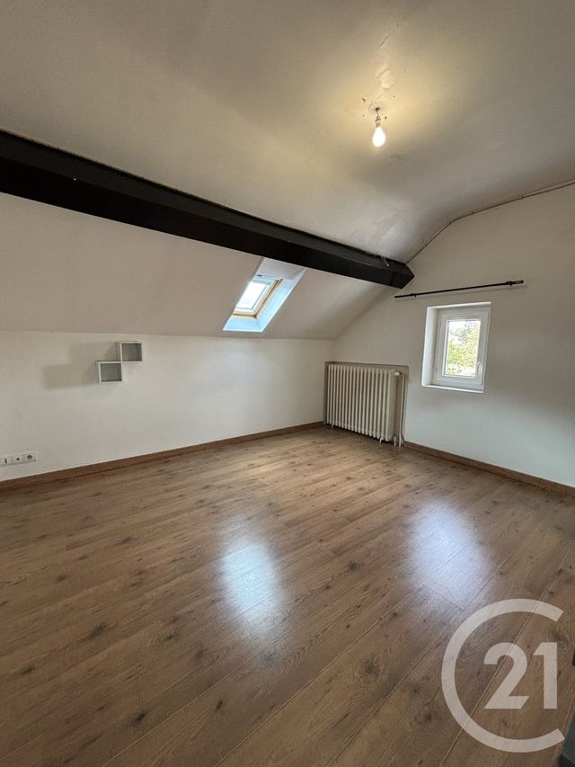 Maison &agrave; louer - 4 pi&egrave;ces - 153 m2 - St Pourcain Sur Sioule - 03 - AUVERGNE
