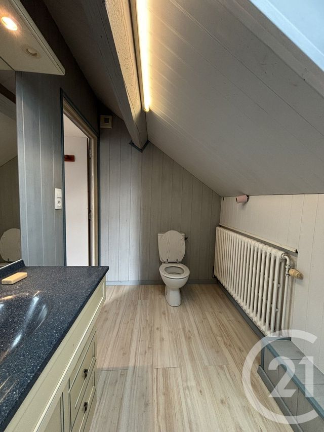 Maison &agrave; louer - 4 pi&egrave;ces - 153 m2 - St Pourcain Sur Sioule - 03 - AUVERGNE