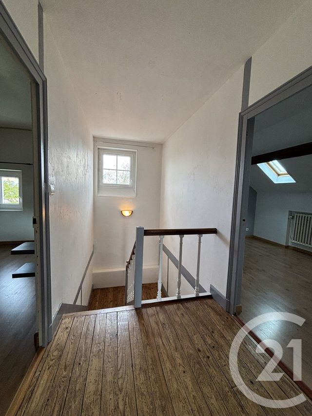 Maison &agrave; louer - 4 pi&egrave;ces - 153 m2 - St Pourcain Sur Sioule - 03 - AUVERGNE