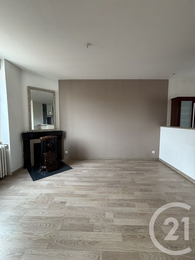 Maison &agrave; louer - 4 pi&egrave;ces - 153 m2 - St Pourcain Sur Sioule - 03 - AUVERGNE
