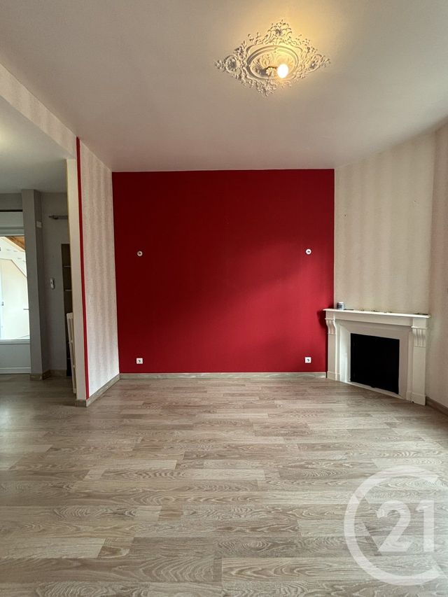 Maison &agrave; louer - 4 pi&egrave;ces - 153 m2 - St Pourcain Sur Sioule - 03 - AUVERGNE