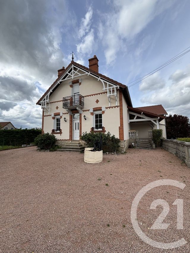 Maison &agrave; louer - 4 pi&egrave;ces - 153 m2 - St Pourcain Sur Sioule - 03 - AUVERGNE