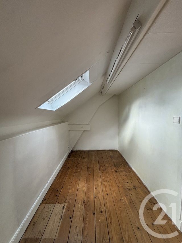 Maison &agrave; louer - 4 pi&egrave;ces - 153 m2 - St Pourcain Sur Sioule - 03 - AUVERGNE