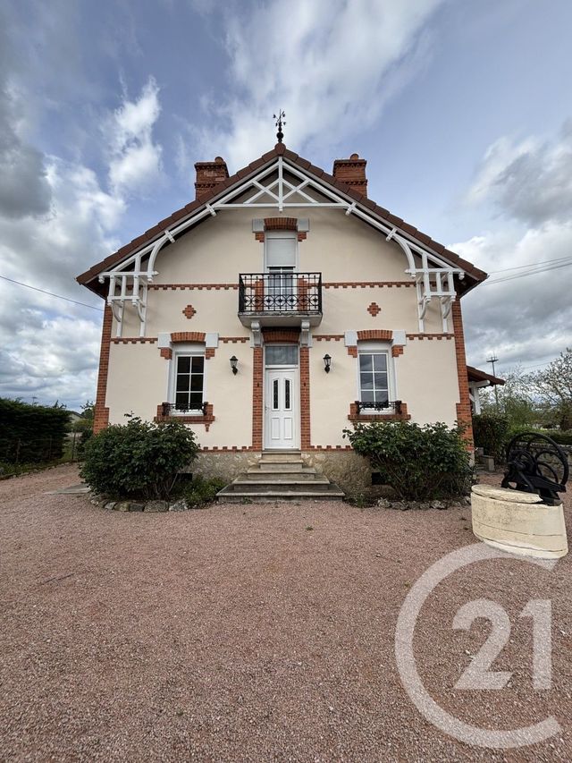 Maison &agrave; louer - 4 pi&egrave;ces - 153 m2 - St Pourcain Sur Sioule - 03 - AUVERGNE