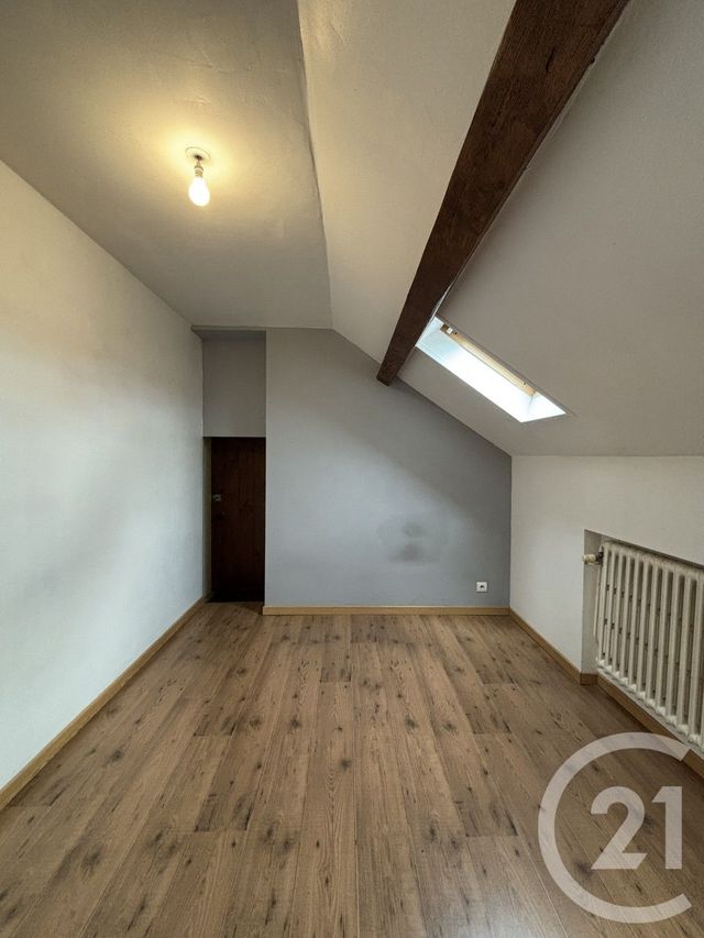 Maison &agrave; louer - 4 pi&egrave;ces - 153 m2 - St Pourcain Sur Sioule - 03 - AUVERGNE