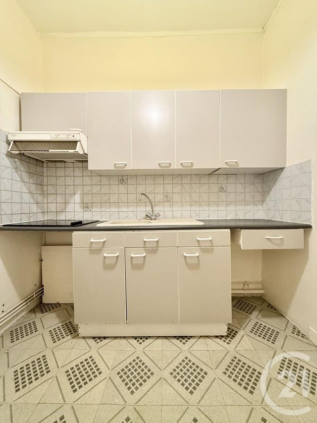 Appartement F3 &agrave; louer - 3 pi&egrave;ces - 87,20 m2 - Moulins - 03 - AUVERGNE