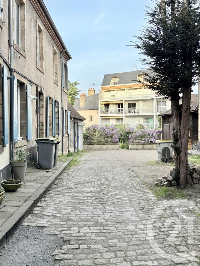 Appartement F3 &agrave; louer - 3 pi&egrave;ces - 87,20 m2 - Moulins - 03 - AUVERGNE