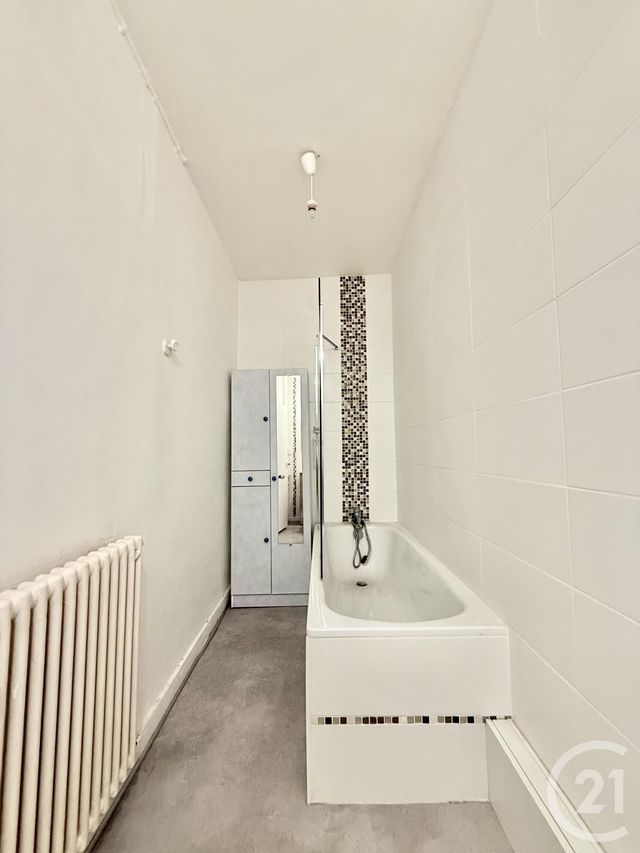 Appartement F3 &agrave; louer - 3 pi&egrave;ces - 87,20 m2 - Moulins - 03 - AUVERGNE