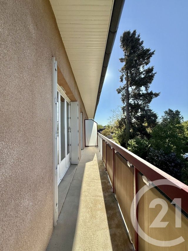Appartement F3 &agrave; louer - 3 pi&egrave;ces - 62,73 m2 - Yzeure - 03 - AUVERGNE