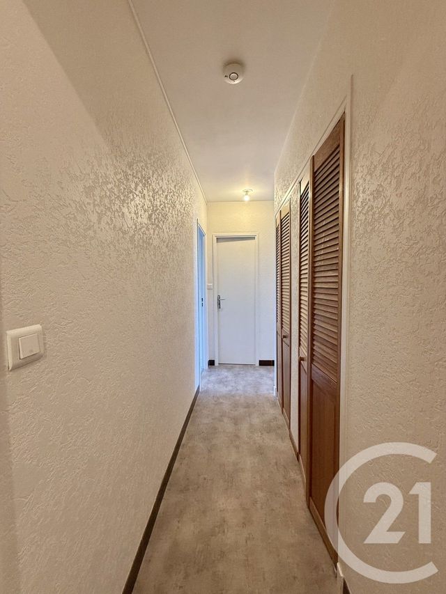 Appartement F3 &agrave; louer - 3 pi&egrave;ces - 62,73 m2 - Yzeure - 03 - AUVERGNE