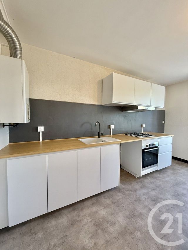 Appartement F3 &agrave; louer - 3 pi&egrave;ces - 62,73 m2 - Yzeure - 03 - AUVERGNE