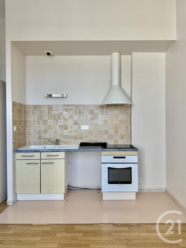 Appartement &agrave; louer - 2 pi&egrave;ces - 41,80 m2 - Moulins - 03 - AUVERGNE