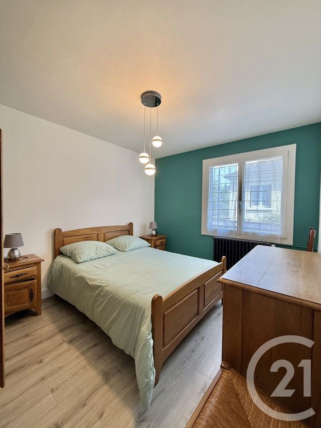 Appartement &agrave; louer - 2 pi&egrave;ces - 70 m2 - Moulins - 03 - AUVERGNE