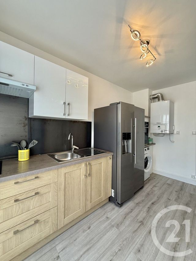Appartement &agrave; louer - 2 pi&egrave;ces - 70 m2 - Moulins - 03 - AUVERGNE
