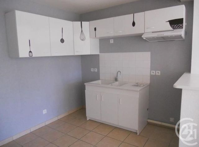 Appartement F3 &agrave; louer - 3 pi&egrave;ces - 74,54 m2 - Yzeure - 03 - AUVERGNE
