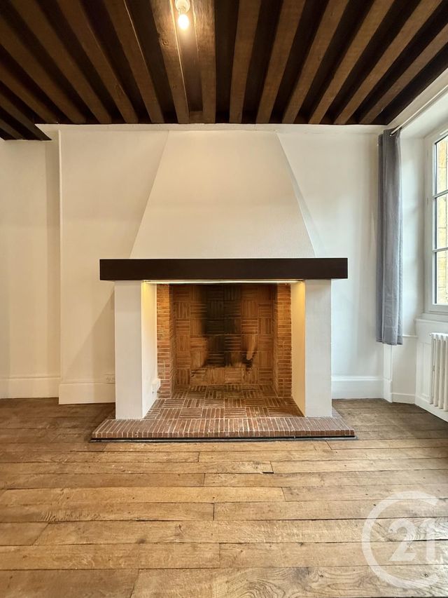 Appartement F1 &agrave; louer - 1 pi&egrave;ce - 44,57 m2 - Moulins - 03 - AUVERGNE