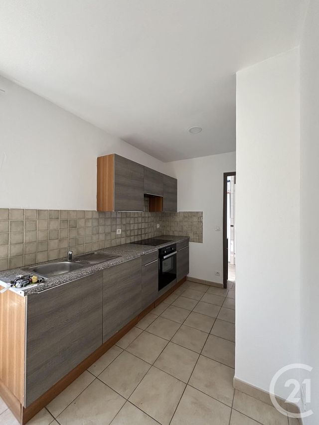 Appartement F2 &agrave; louer - 2 pi&egrave;ces - 45,09 m2 - Villeneuve Sur Allier - 03 - AUVERGNE