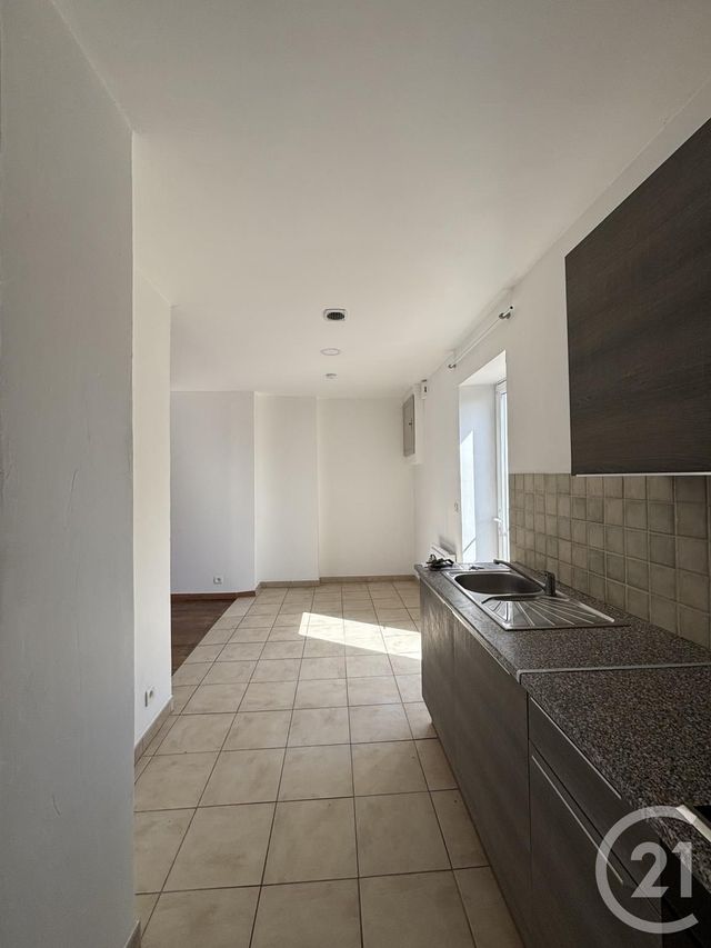 Appartement F2 &agrave; louer - 2 pi&egrave;ces - 45,09 m2 - Villeneuve Sur Allier - 03 - AUVERGNE