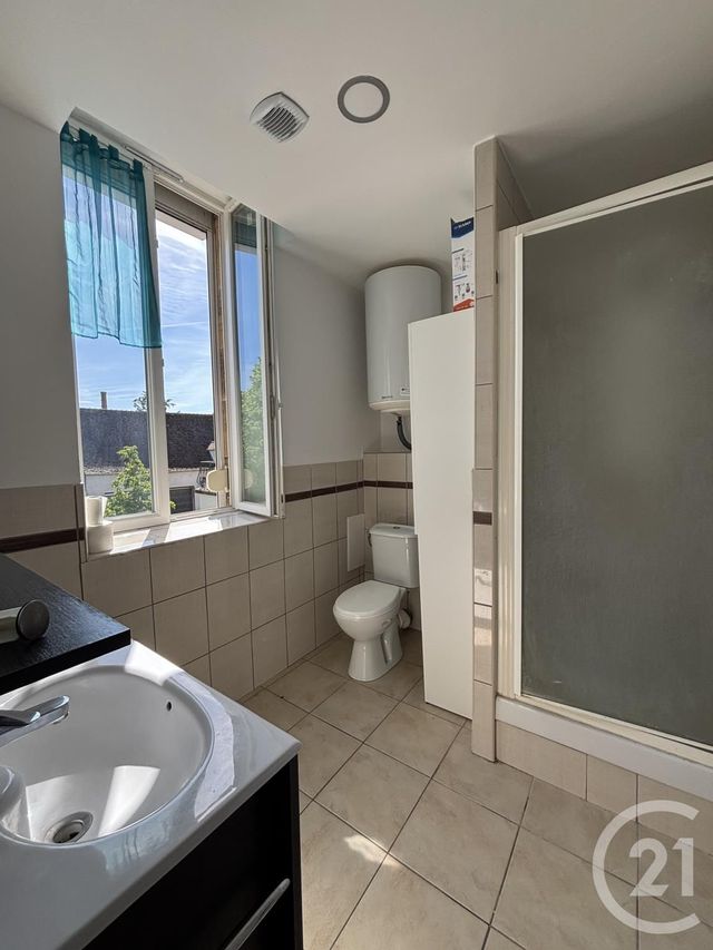 Appartement F2 &agrave; louer - 2 pi&egrave;ces - 45,09 m2 - Villeneuve Sur Allier - 03 - AUVERGNE