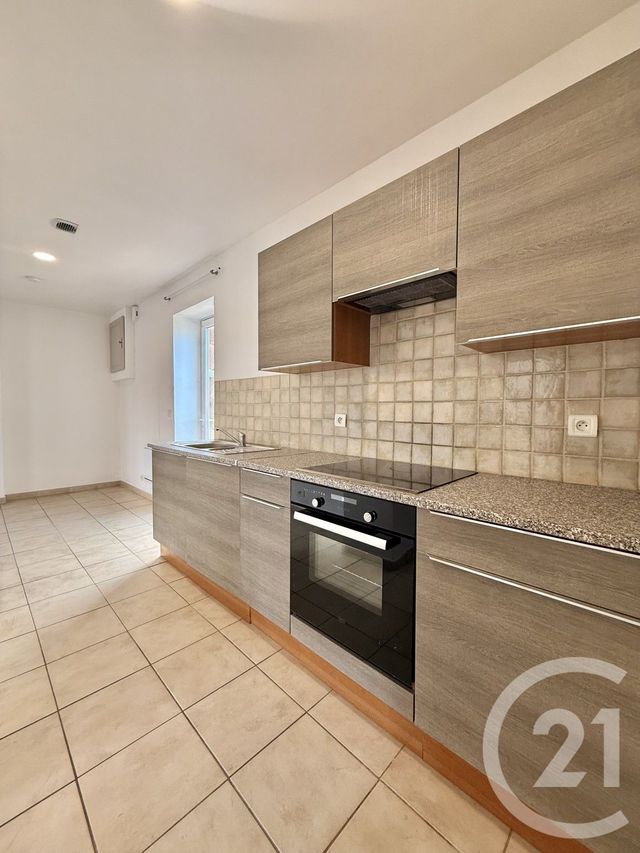 Appartement F2 &agrave; louer - 2 pi&egrave;ces - 45,09 m2 - Villeneuve Sur Allier - 03 - AUVERGNE