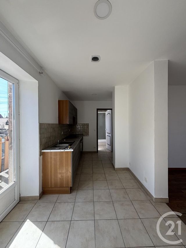 Appartement F2 &agrave; louer - 2 pi&egrave;ces - 45,09 m2 - Villeneuve Sur Allier - 03 - AUVERGNE