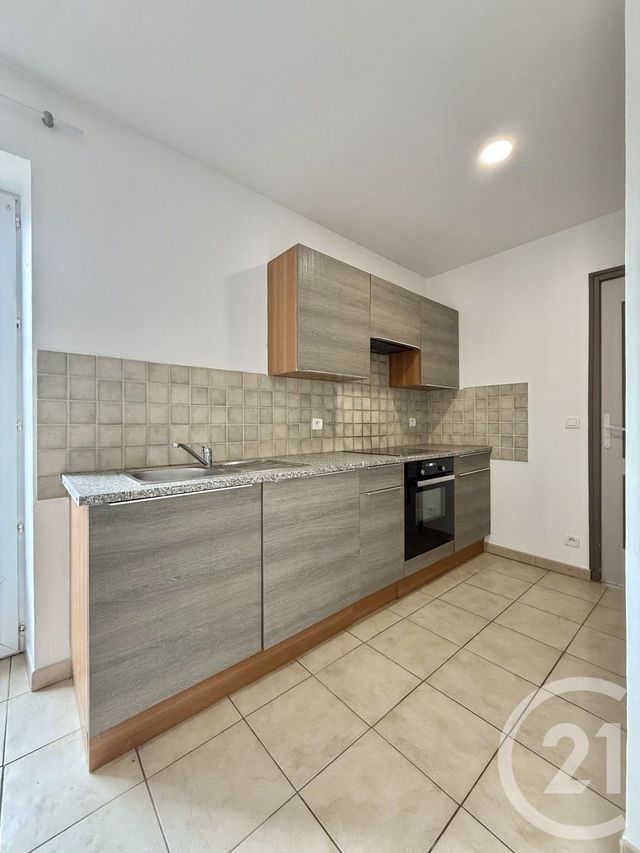 Appartement F2 &agrave; louer - 2 pi&egrave;ces - 45,09 m2 - Villeneuve Sur Allier - 03 - AUVERGNE
