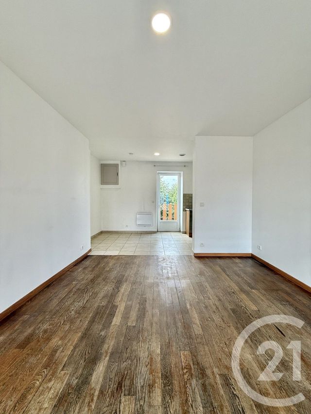 Appartement F2 &agrave; louer - 2 pi&egrave;ces - 45,09 m2 - Villeneuve Sur Allier - 03 - AUVERGNE