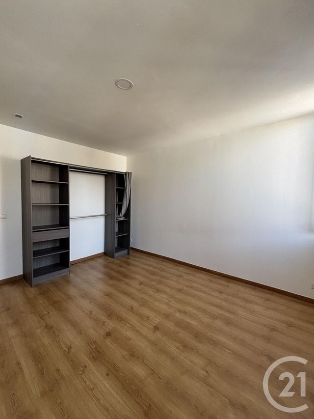 Appartement F2 &agrave; louer - 2 pi&egrave;ces - 45,09 m2 - Villeneuve Sur Allier - 03 - AUVERGNE