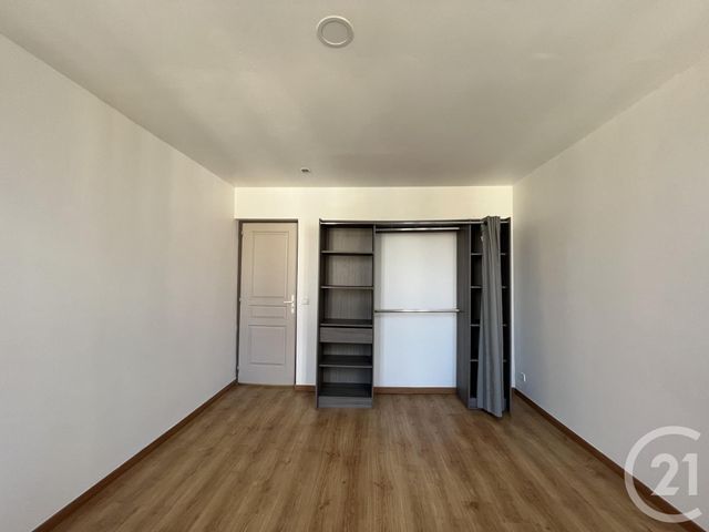 Appartement F2 &agrave; louer - 2 pi&egrave;ces - 45,09 m2 - Villeneuve Sur Allier - 03 - AUVERGNE