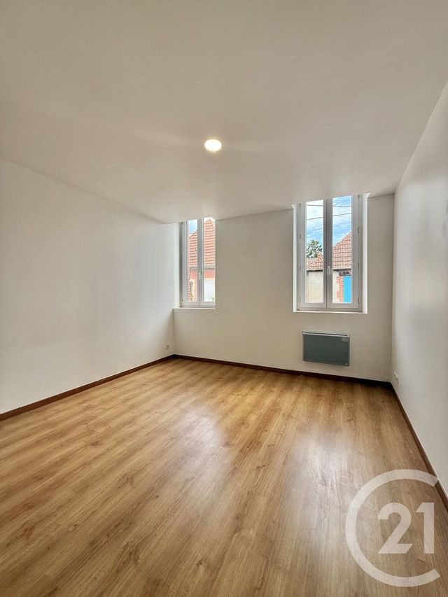 Appartement F2 &agrave; louer - 2 pi&egrave;ces - 45,09 m2 - Villeneuve Sur Allier - 03 - AUVERGNE