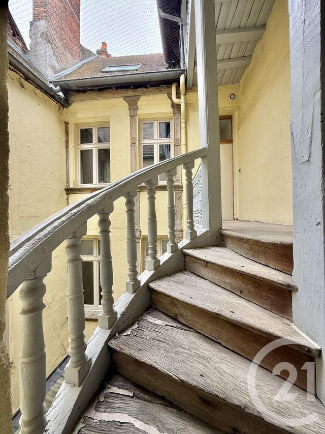 Appartement Studio &agrave; louer - 1 pi&egrave;ce - 13,95 m2 - Moulins - 03 - AUVERGNE